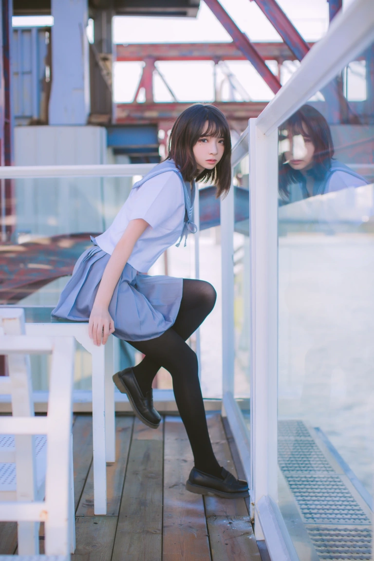 疯猫ss《VOL.02 制服写真集 海边》主题写真：15张全套美图