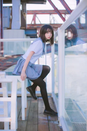 疯猫ss《VOL.02 制服写真集 海边》主题写真：15张全套美图