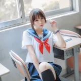 疯猫ss《VOL.02 制服写真集 同桌的水手服》主题写真：41张全套美图