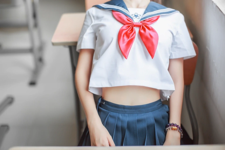 疯猫ss《VOL.02 制服写真集 同桌的水手服》主题写真：41张全套美图