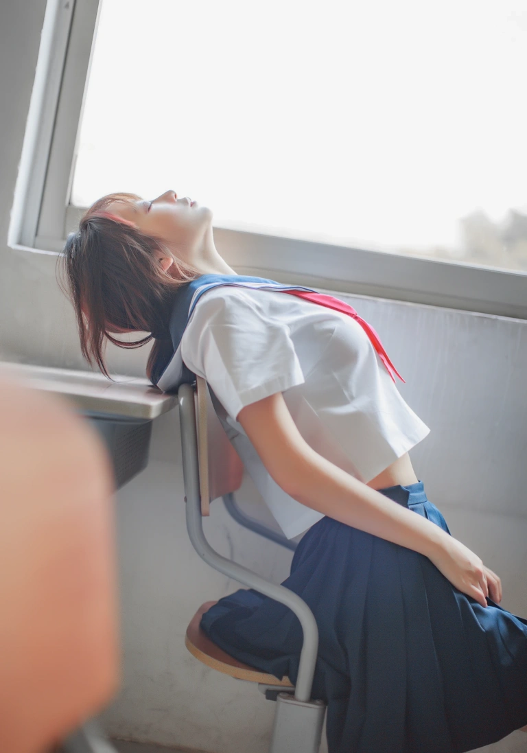 疯猫ss《VOL.02 制服写真集 同桌的水手服》主题写真：41张全套美图