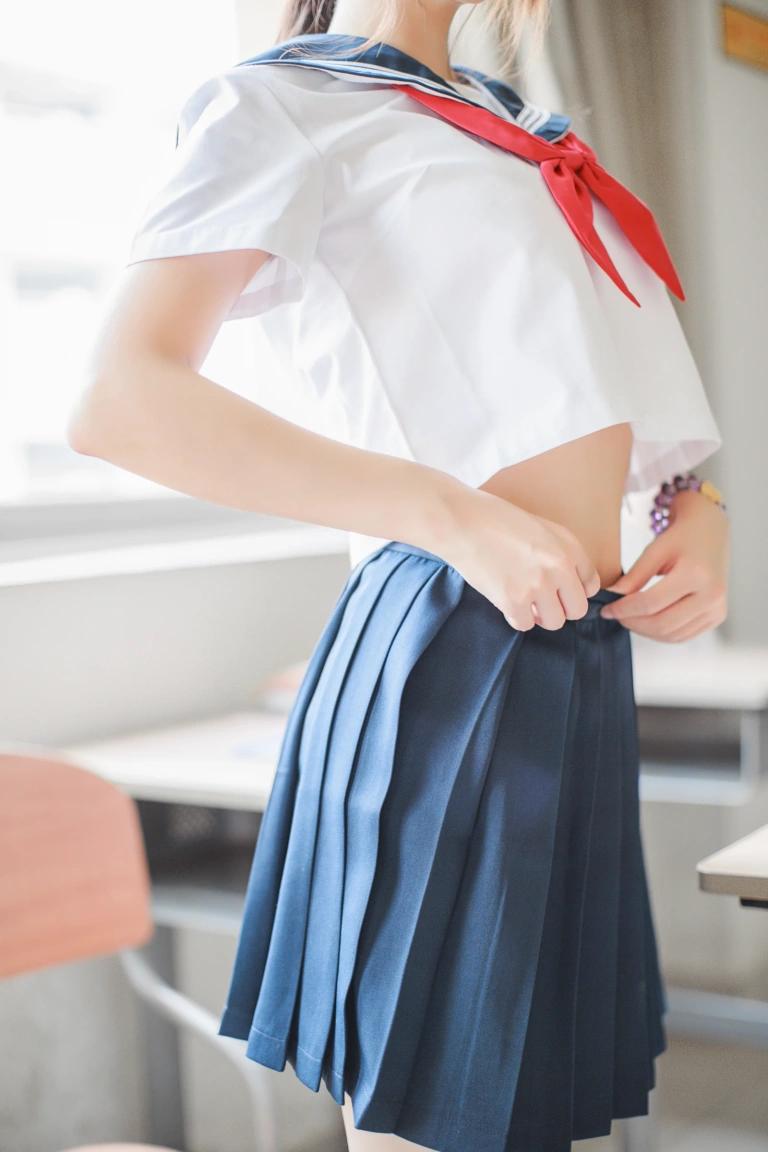 疯猫ss《VOL.02 制服写真集 同桌的水手服》主题写真：41张全套美图