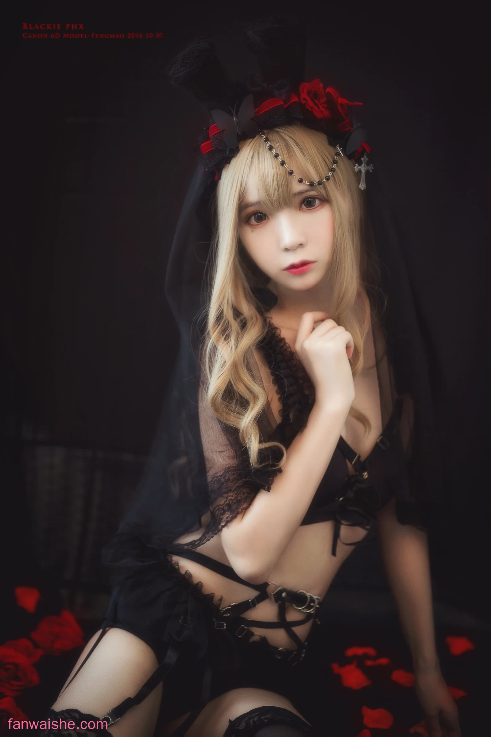 疯猫ss 疯猫ss NO.011 - VOL.03 黑丝写真集 黑色玫瑰