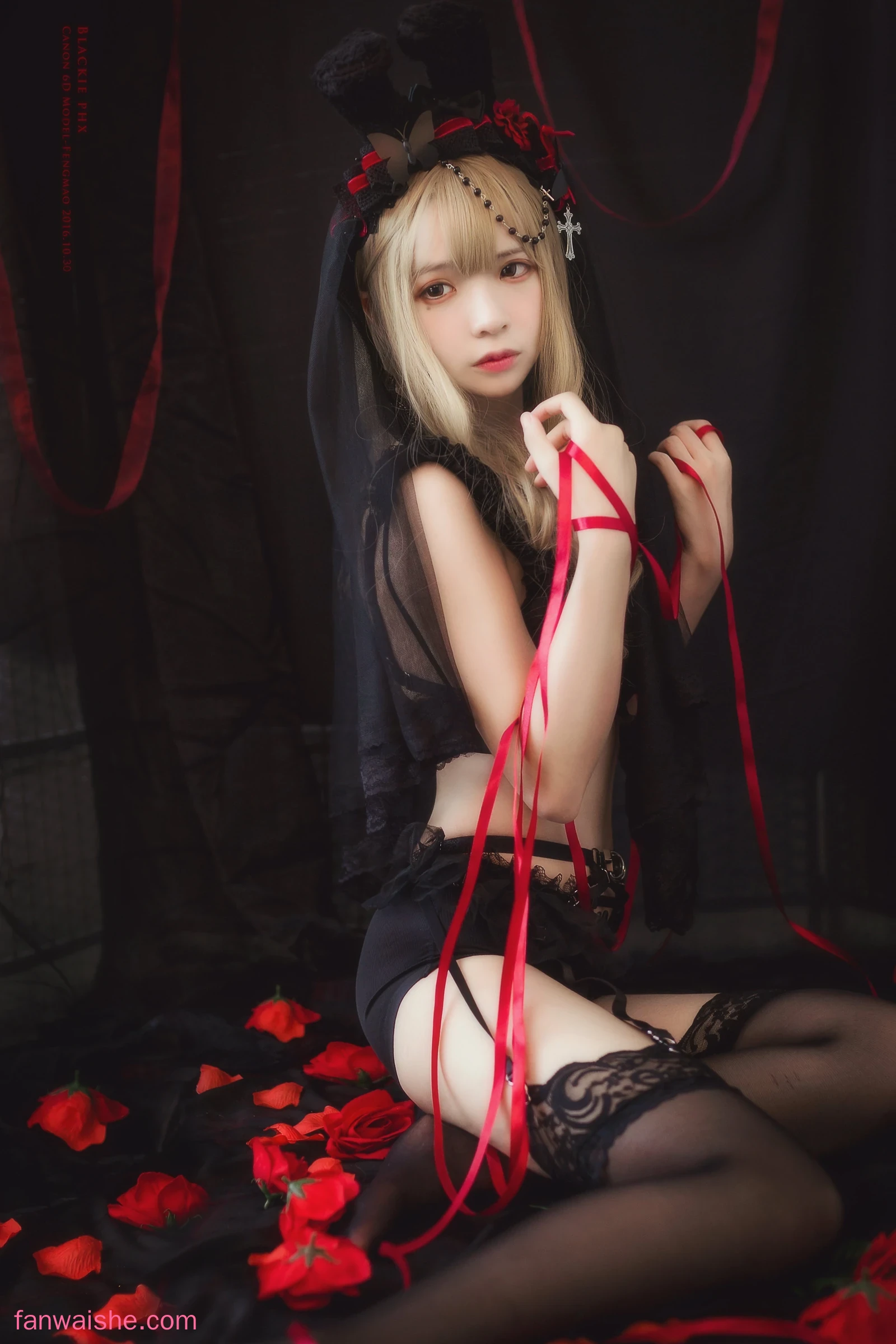 疯猫ss 疯猫ss NO.011 - VOL.03 黑丝写真集 黑色玫瑰