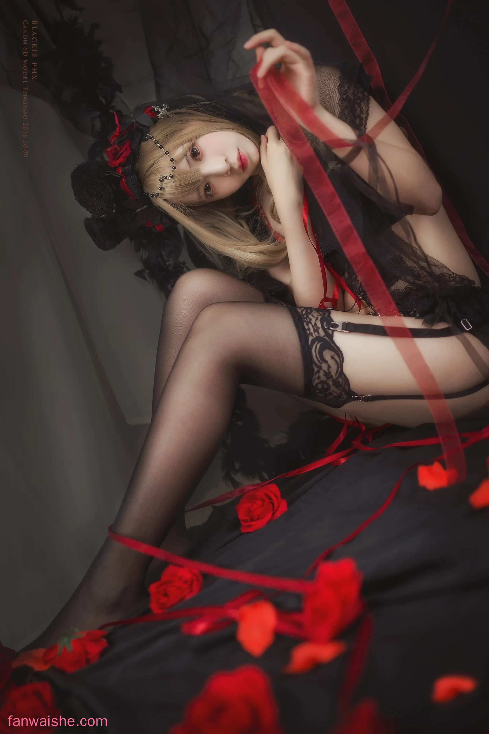 疯猫ss 疯猫ss NO.011 - VOL.03 黑丝写真集 黑色玫瑰