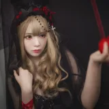 疯猫ss《VOL.03 黑丝写真集 黑色玫瑰》主题写真：20张全套美图