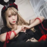 疯猫ss《VOL.03 黑丝写真集 黑色玫瑰》主题写真：20张全套美图