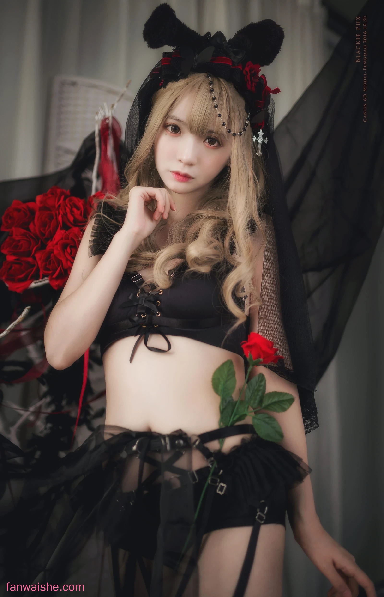 疯猫ss 疯猫ss NO.011 - VOL.03 黑丝写真集 黑色玫瑰