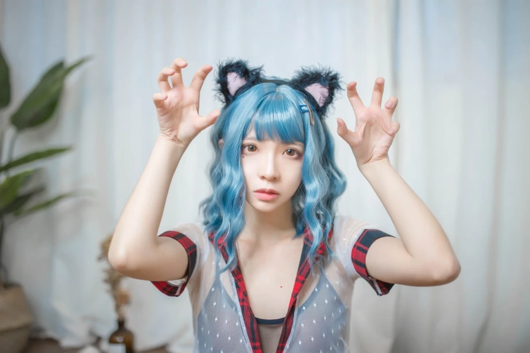 疯猫ss《VOL.05 个人写真集 蓝发》主题写真：26张全套美图