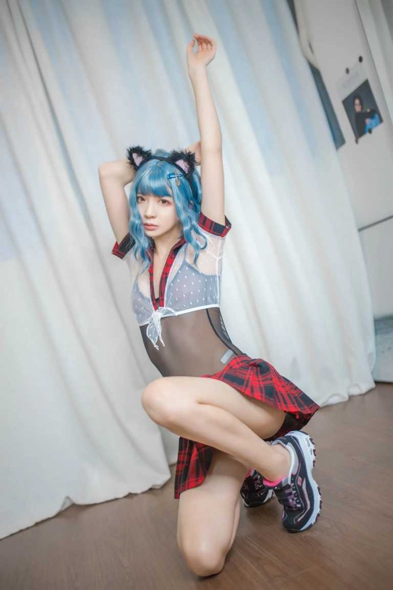 疯猫ss《VOL.05 个人写真集 蓝发》主题写真：26张全套美图