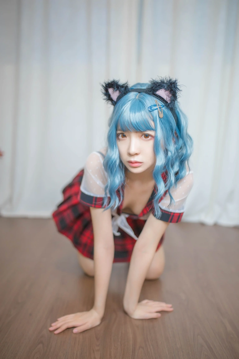 疯猫ss《VOL.05 个人写真集 蓝发》主题写真：26张全套美图