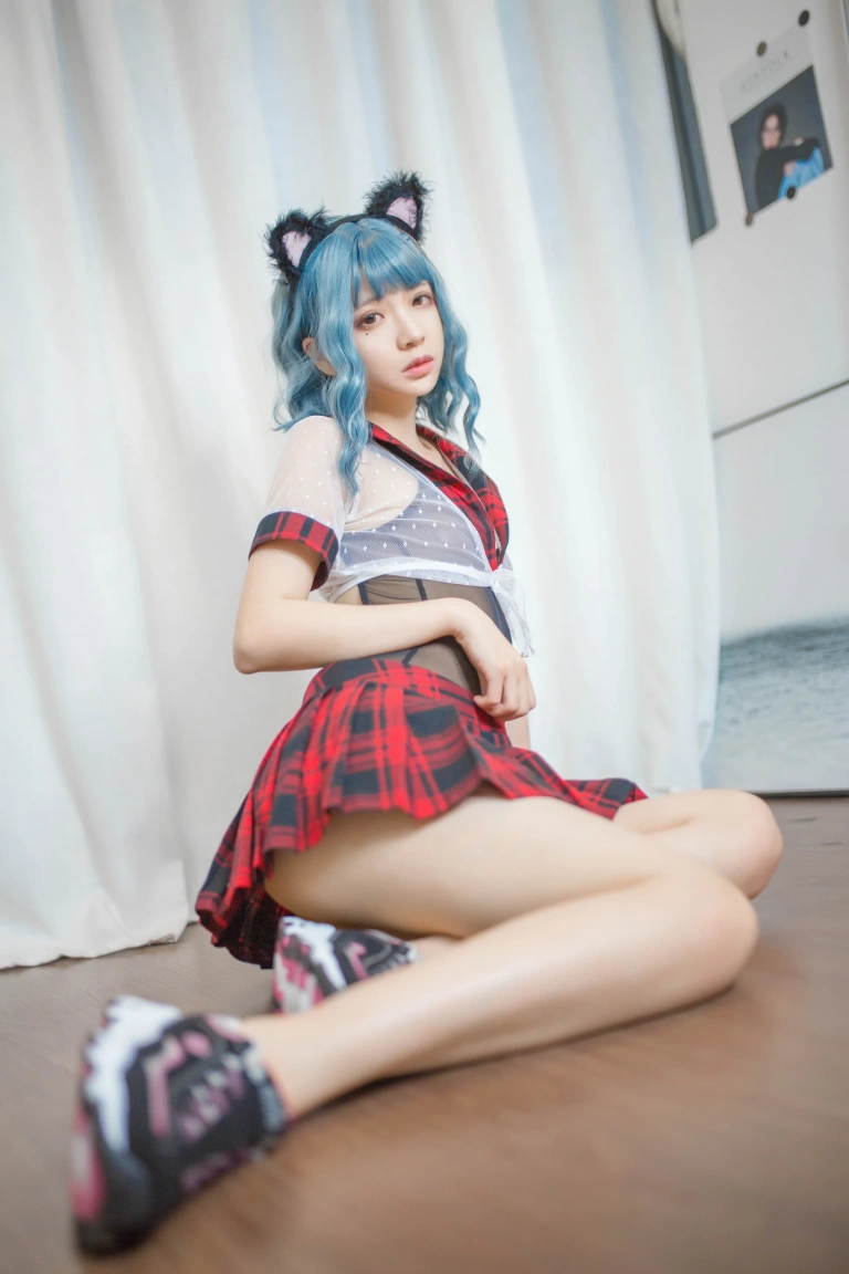 疯猫ss《VOL.05 个人写真集 蓝发》主题写真：26张全套美图
