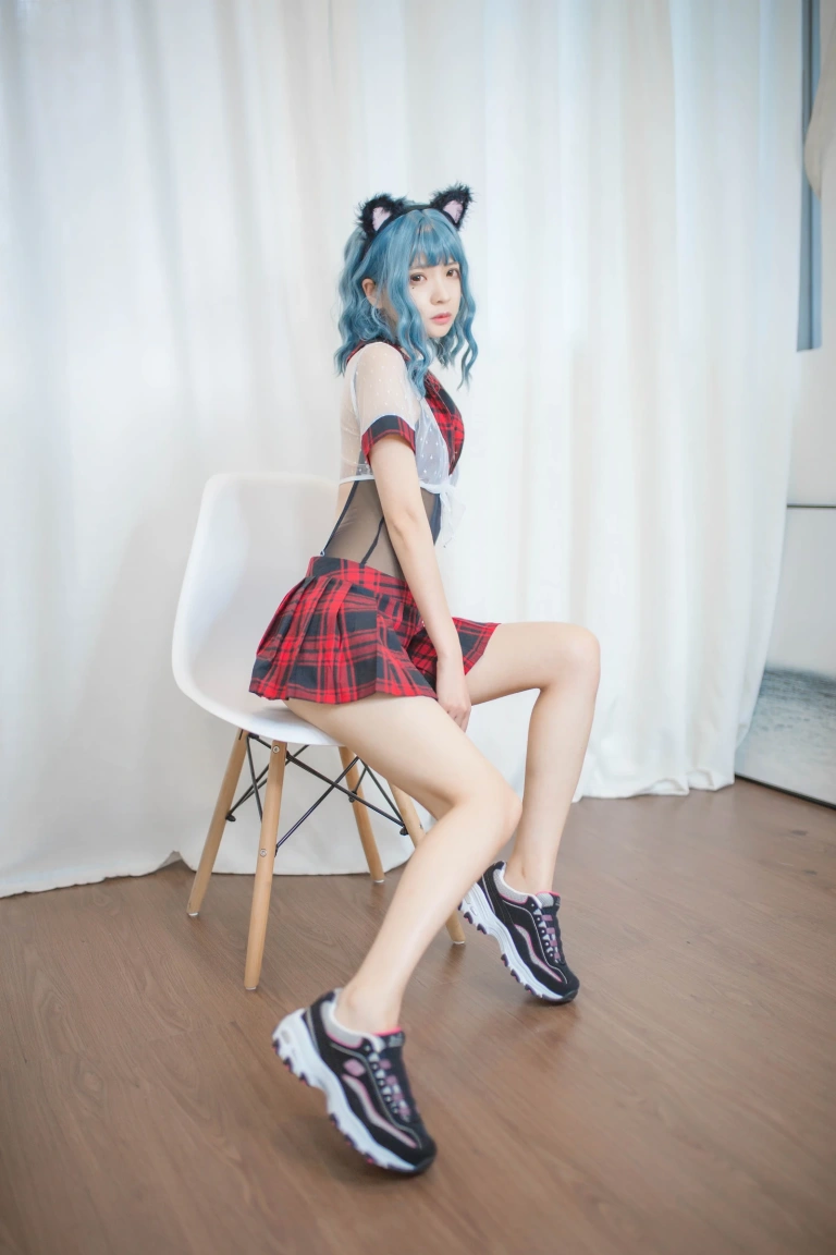 疯猫ss《VOL.05 个人写真集 蓝发》主题写真：26张全套美图