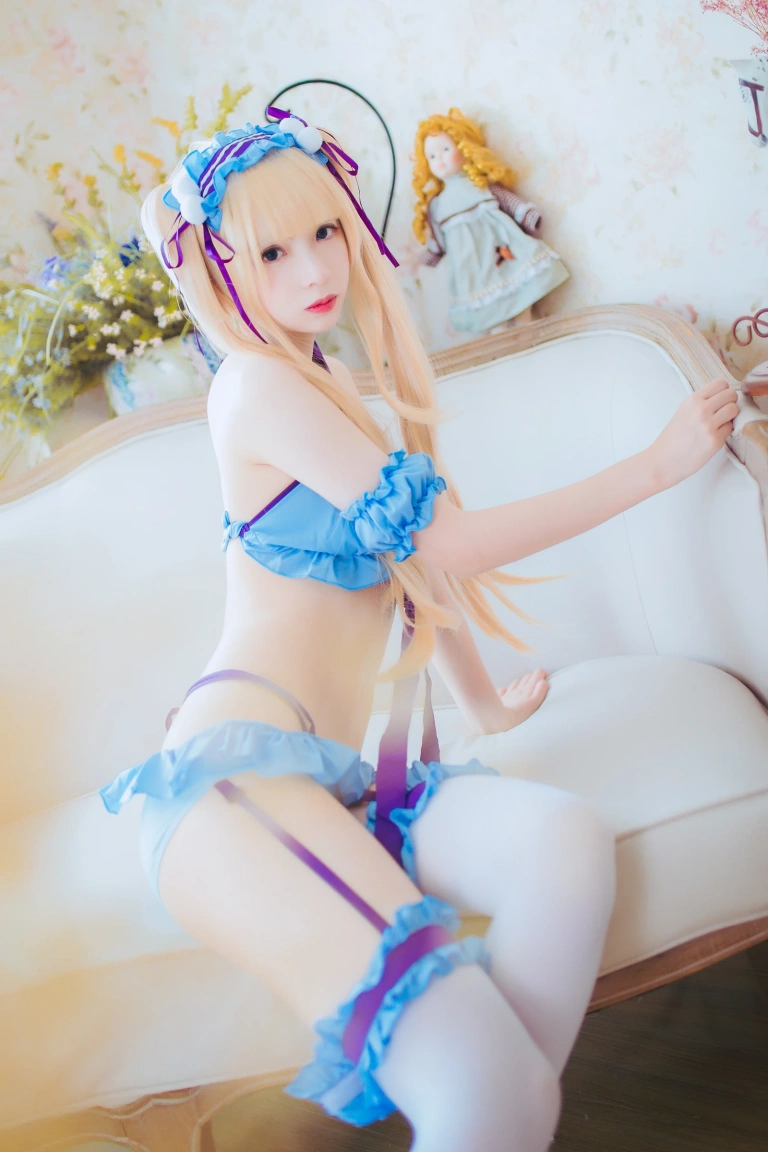 疯猫ss《COS初定本 英梨梨》主题写真：36张全套美图
