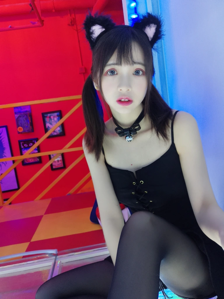 疯猫ss《50万粉丝福利》主题写真：50张全套美图