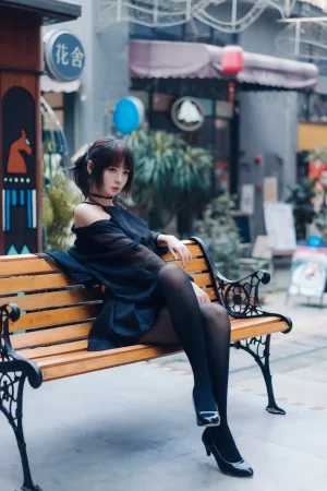 疯猫ss《创意产业园》主题写真：16张全套美图