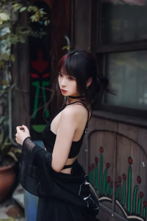 疯猫ss《创意产业园》主题写真：16张全套美图