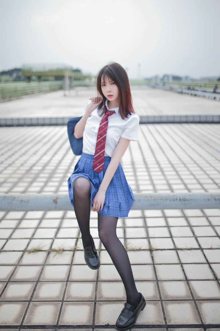 疯猫ss《天台JK》主题写真：30张全套美图
