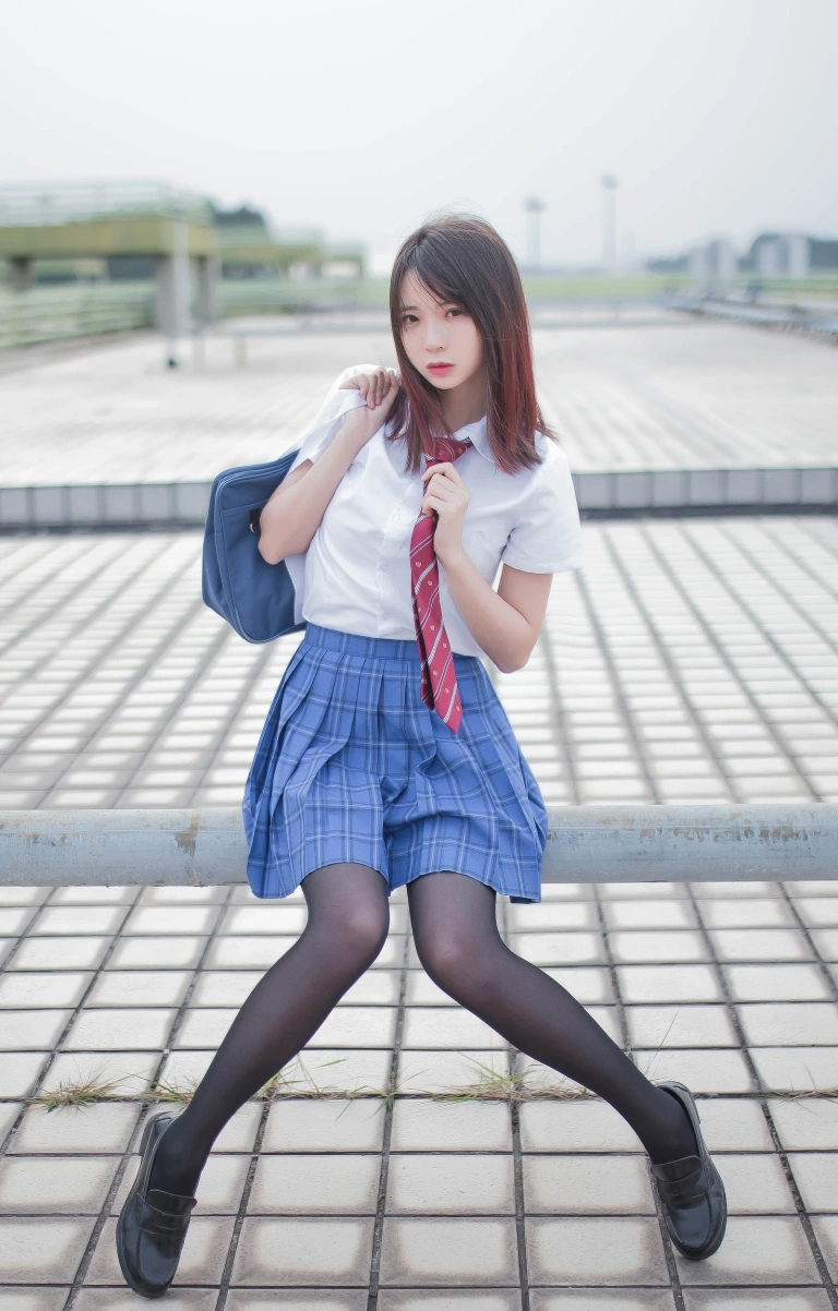 疯猫ss《天台JK》主题写真：30张全套美图