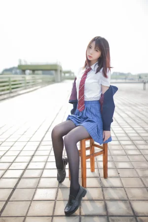 疯猫ss《天台JK》主题写真：30张全套美图