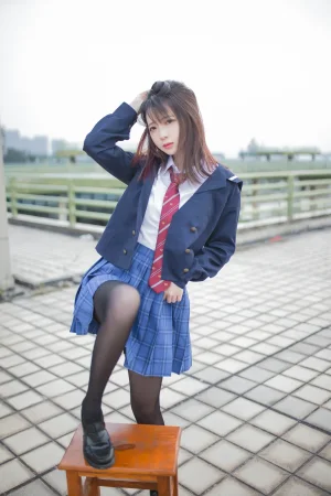 疯猫ss《天台JK》主题写真：30张全套美图
