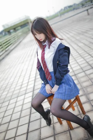 疯猫ss《天台JK》主题写真：30张全套美图