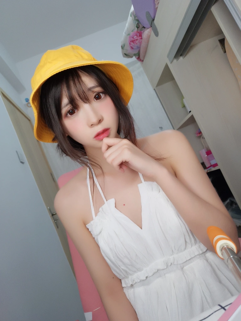 疯猫ss《小黄帽》主题写真：9张全套美图