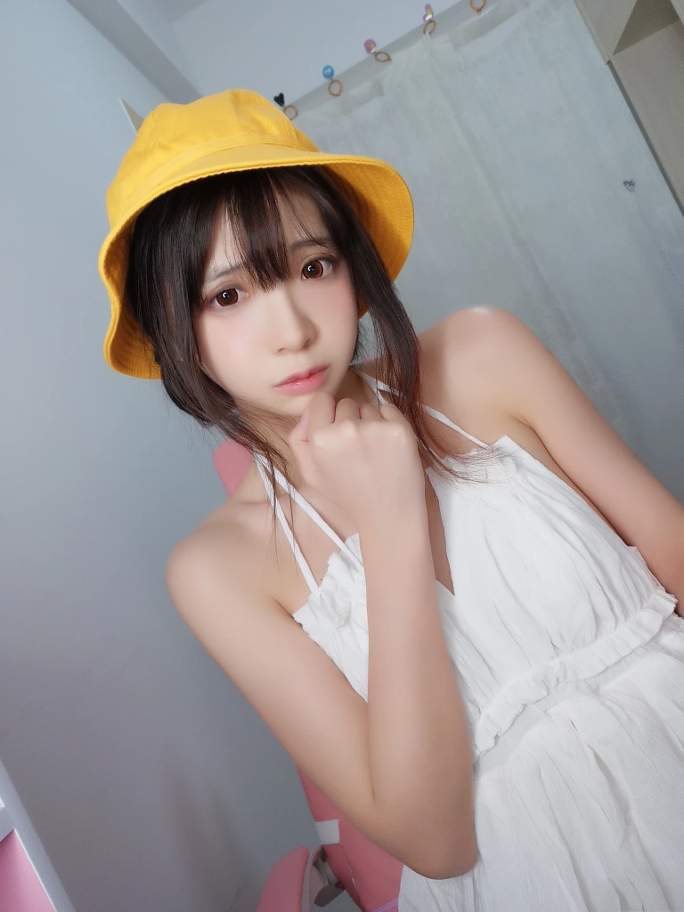 疯猫ss《小黄帽》主题写真：9张全套美图