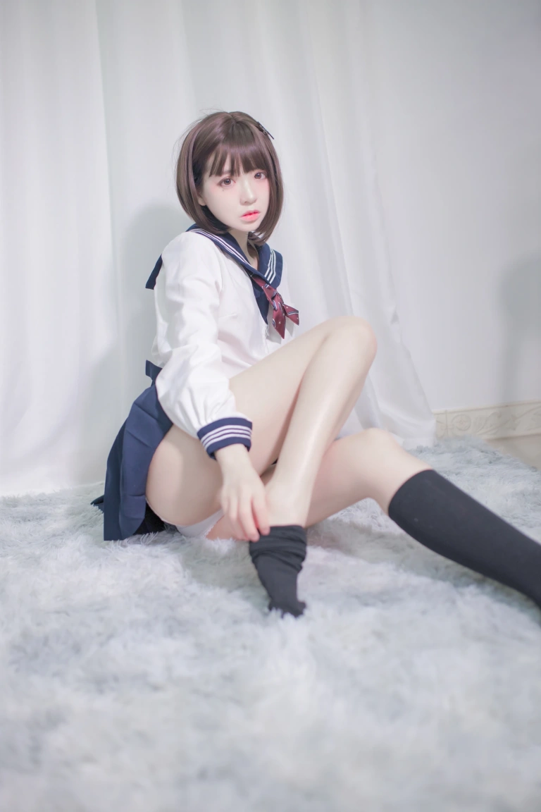 疯猫ss《居家jk》主题写真：40张全套美图