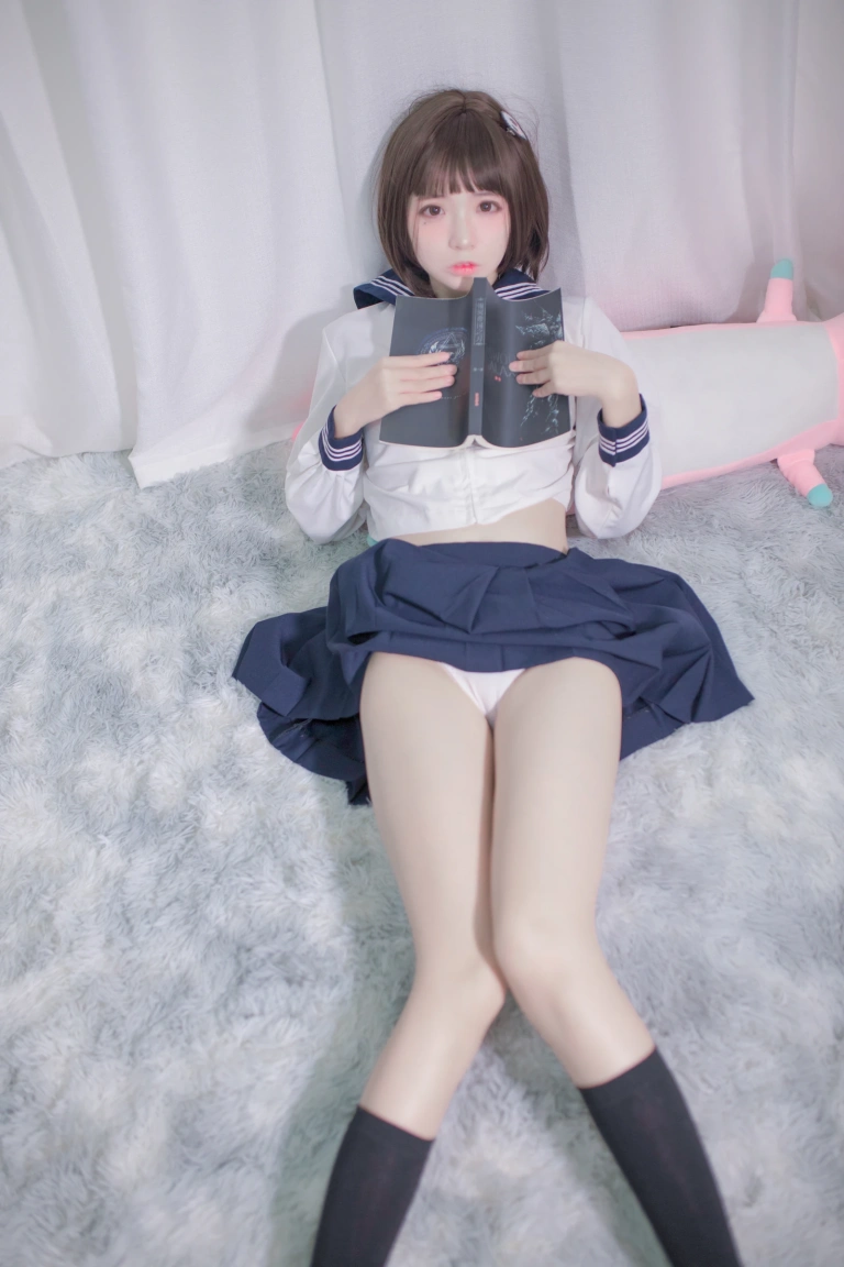 疯猫ss《居家jk》主题写真：40张全套美图