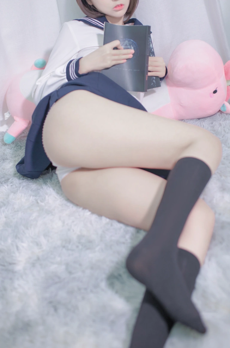 疯猫ss《居家jk》主题写真：40张全套美图