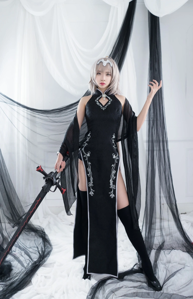 疯猫ss《黑骑士》主题写真：16张全套美图