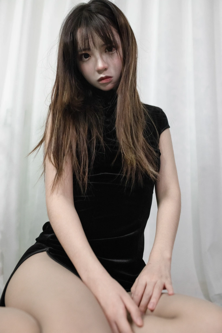 疯猫ss《黑旗袍》主题写真：20张全套美图