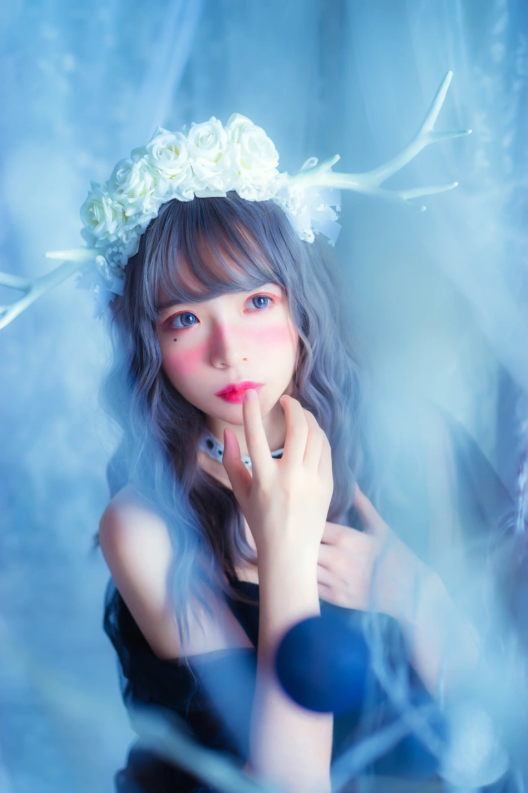 疯猫ss《黑裙网袜》主题写真：25张全套美图