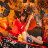 疯猫ss《红色羽衣》主题写真：15张全套美图