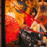 疯猫ss《红色羽衣》主题写真：15张全套美图