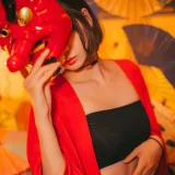 疯猫ss《红色羽衣》主题写真：15张全套美图