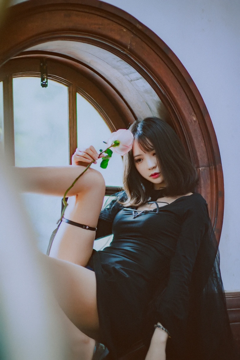 疯猫ss《沙面》主题写真：20张全套美图