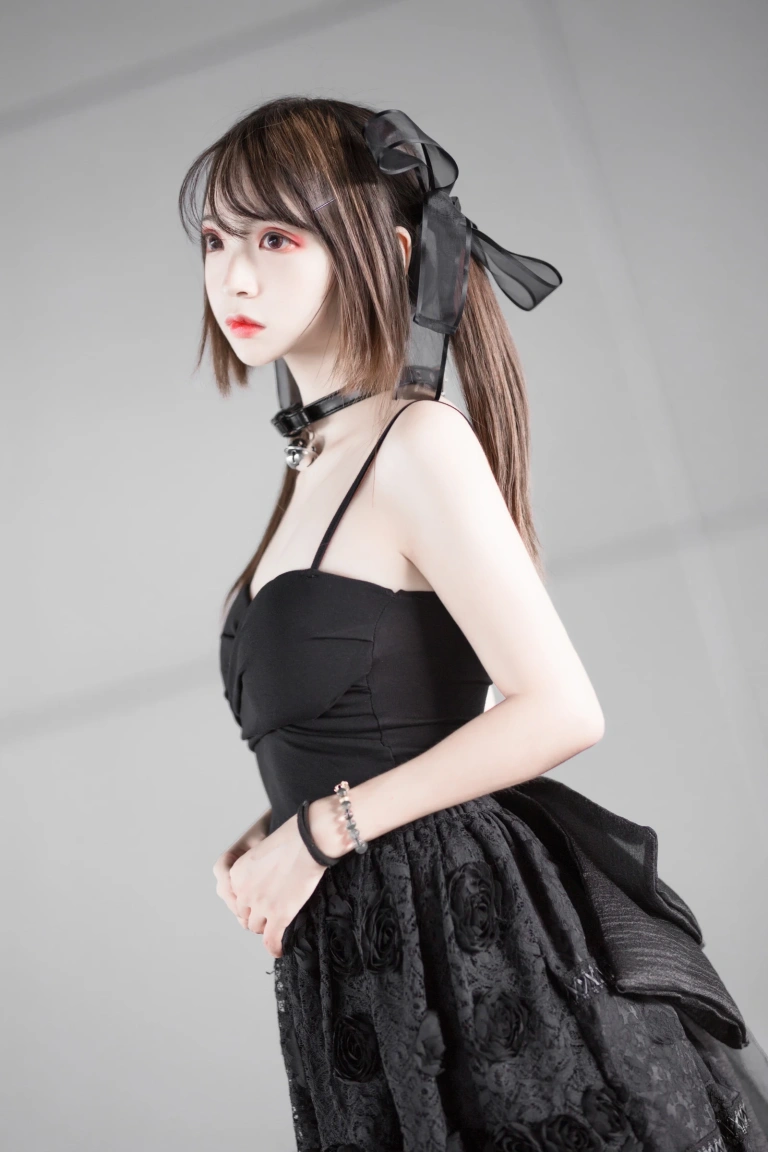 疯猫ss《漫展黑裙》主题写真：10张全套美图