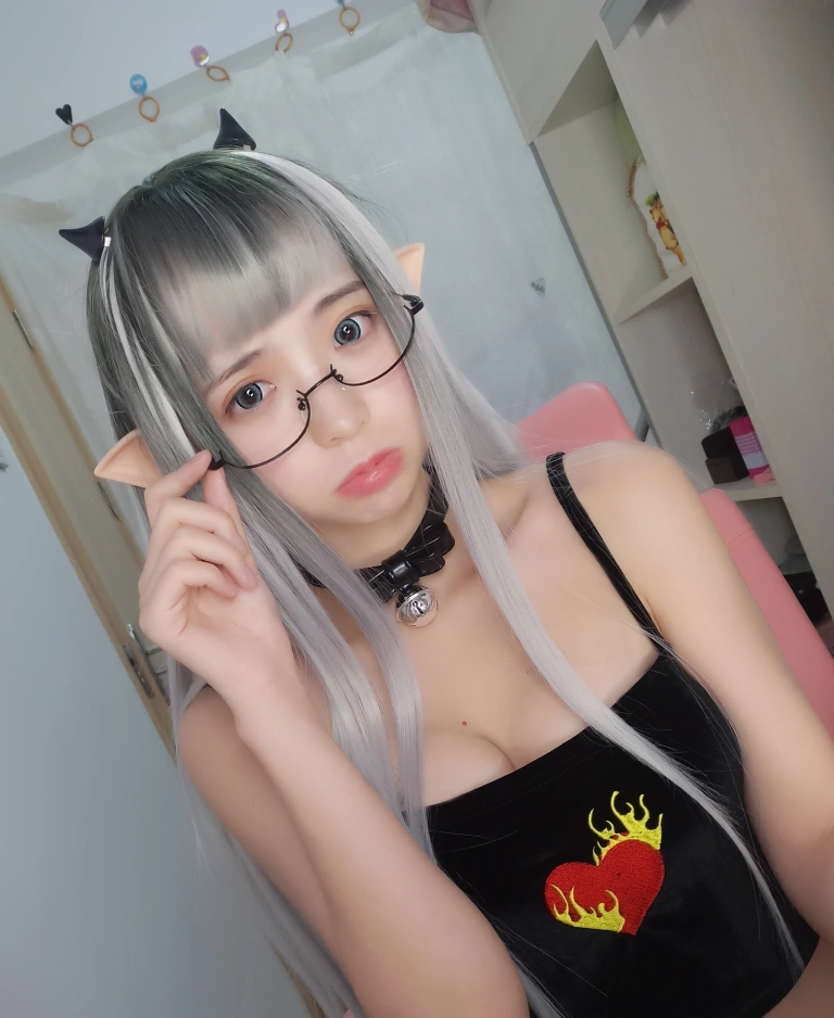 疯猫ss《猫哥超凶》主题写真：9张全套美图