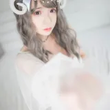 疯猫ss《白内衣》主题写真：18张全套美图