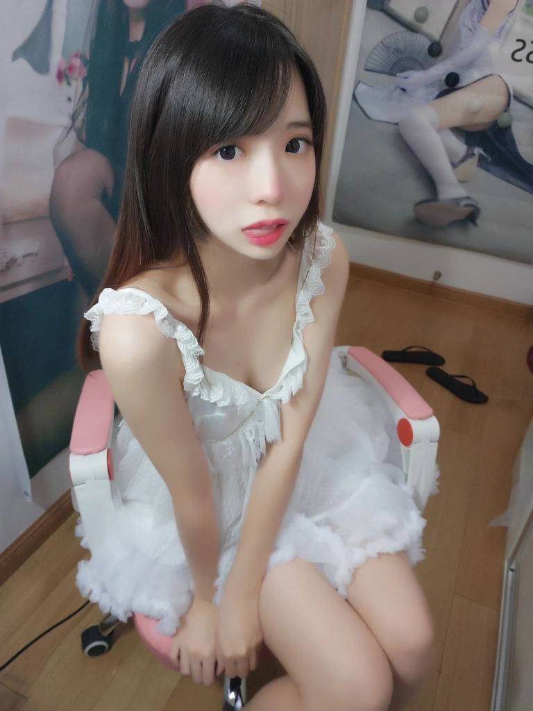 疯猫ss《直播自拍》主题写真：40张全套美图