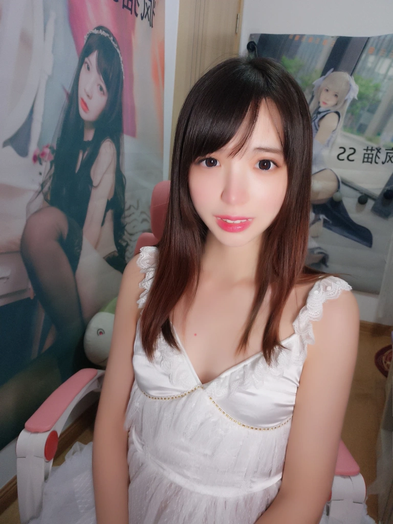 疯猫ss《直播自拍》主题写真：40张全套美图