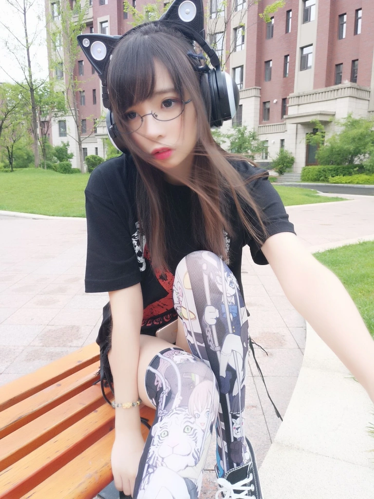 疯猫ss《直播自拍》主题写真：40张全套美图