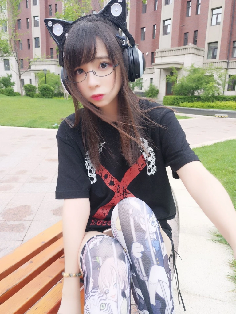 疯猫ss《直播自拍》主题写真：40张全套美图