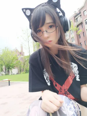 疯猫ss《直播自拍》主题写真：40张全套美图