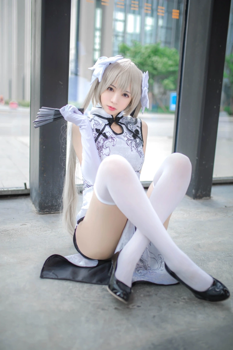 疯猫ss《穹妹旗袍白》主题写真：12张全套美图
