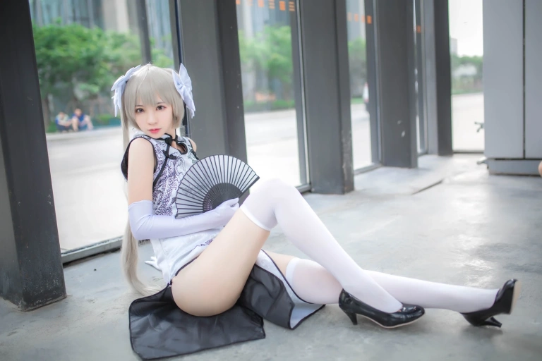 疯猫ss《穹妹旗袍白》主题写真：12张全套美图
