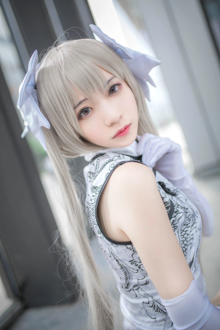 疯猫ss《穹妹旗袍白》主题写真：12张全套美图