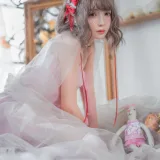 疯猫ss《粉红粉红》主题写真：17张全套美图